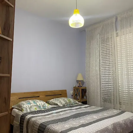 Ana's Apartment, The Place To Be